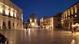 Piazza del Duomo at night, Ortygia, Syracusa, Sicily.