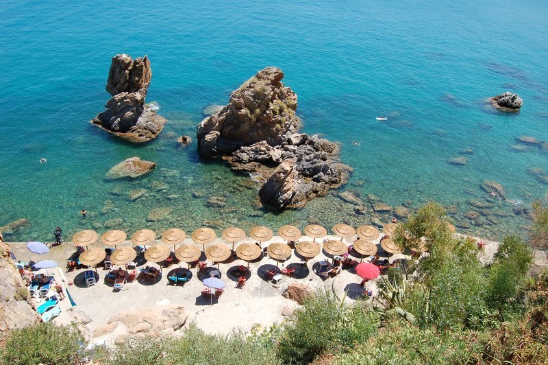 8 Tage Yogaurlaub in Cefalu / Sizilien im 4* Hotel Kalura inkl. Frühstück & Hatha- Yoga und Pranayama Programm