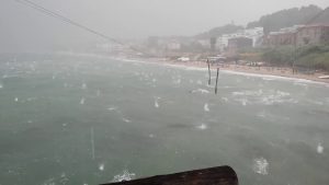 PESCARA GRANDINATA SUL MARE MERCOLEDÍ 10 LUGLIO.