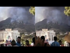 Stromboli, nuova forte esplosione. I video sono da brividi e il vulcano adesso fa davvero paura