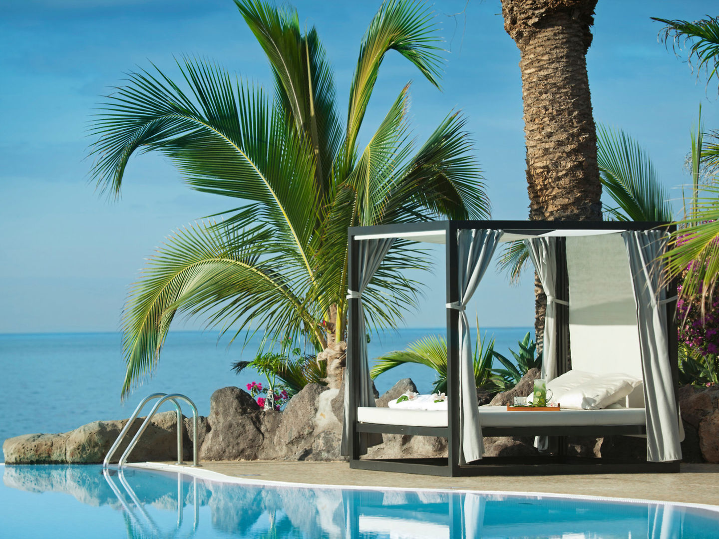 Balmy Beach Resort, ab 662 &euro; – 7 oder 14 Tage Costa Adeje / Insel Teneriffa im 5* GF Gran Costa Adeje inkl. Halbpension, Transfer & Fl&uuml;gen