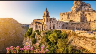 I sassi di Matera. Riprese aeree con drone Locanda di San Martino Hotel, ab 751 € – 7 Tage in der Kulturhauptstadt 2019 und UNESCO Weltkulturerbe Stadt Matera im 3* Locanda di San Martino Hotel & Thermae Romanae inkl. Frühstück und Flug
