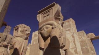 Temple Hatshepsut, colossi of Memnon Golf von Neapel, ab 632 €- 15-tägige Rundreise durch Ägypten : Entdecken Sie die kulturellen Schätze von Hurghada bis Luxor auf Ihrer Nilkreuzfahrt inkl. Übernachtungen 4*/5* , Flug und Vollpension/ All-Inclusive Verpfegung
