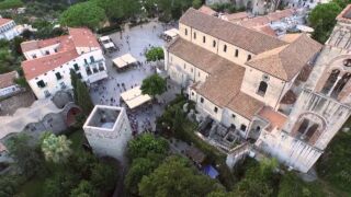 63esima edione del RAVELLO FESTIVAL con DRONE EXPERIENCE Golf von Neapel, statt 799 € jetzt ab 699 € – 8 Tage Rundreise im Golf von Neapel : Ravello, Pompeji & Capri – die Schmuckstücke am Fuße des Vesuv inkl. Flug