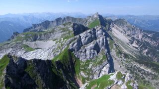 Achensee - Tirols Sport & Vital Park von oben ENTNERs am See, ab 393 € – 2, 3 oder 7 Tage Achensee / Tirol im 4-Sterne Superior Hotel ENTNERs am See inkl. Frühstück & Infinity Pool