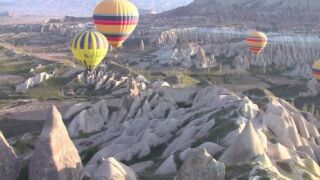 Ballonfahrt in Kappadokien Zauberhaftes Kappadokien, ab 289 € – 15 Tage Rundreise Zauberhaftes Kappadokien und Türkische Riviera in 4*/5* Hotels, Verpflegung & Flug