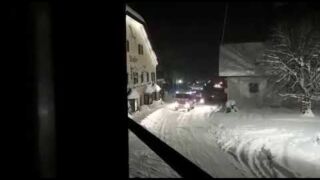 Alto Adige, caos NEVE sul Brennero, auto e camion intrappolati , Chaos auf der Autobahn A22 Brennerautobahn in Südtirol