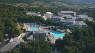 BRETANIDE Sport & Wellness Resort Image Video 2015 Bretanide Sport Wellness Resort, ab 365 € – 7 Tage Insel Brac im 4 * Bretanide Sport Wellness Resort inkl. All Inklusive Verpflegung