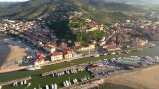 Castiglione della Pescaia - Drone In Flight Everywhere Riva del Sole Resort, ab 308 € – 7 Tage Strandurlaub in Castiglione della Pescaia / Toskana im 4* Riva del Sole Resort & Spa