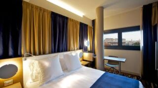 Mercure Roma Centro Colosseo Mercure Roma Centro Colosseo, ab 672 € – 7 Tage Städtetrip nach Rom / Italien ins 4 * Mercure Roma Centro Colosseo inkl. Rooftop Pool, Frühstück & Flügen