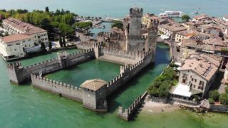 Beautiful Lake Garda (Italy) AERIAL DRONE 4K VIDEO Boutiquehotel Relais La Speranzina, ab 202 € – 2 Tage Sirmione / Gardasee im exklusiven 3 Zimmer Boutiquehotel Relais La Speranzina inkl. Deluxe Suite & Frühstück