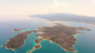 Greece Drone cinematic footage dji mavic pro 2 chalkidiki vourvourou sithonia Elies 33 Bio Retreat, ab 591 € – 7 Tage Chalkidiki im 4 * Elies 33 Bio Retreat inkl. Halbpension, Transfer & Flügen