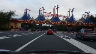 Drive from Disney's Davy Crockett Ranch to Disneyland Paris via Key Drop Off Disney's Davy Crockett Ranch, ab 404 € – 3,4 oder 7 Tage Disneyland Paris im Disney Nature Resort: Disney’s Davy Crockett Ranch inkl. Flügen & Eintrittskarten f. Disney® Parks