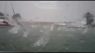 Pescara, bombardamento di grandine al porto Unwetter Adria, Heftige Unwetter wüten entlang der Adriaküste