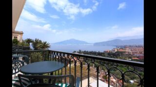 Grand Hotel Capodimonte a Sorrento - drone Grand Hotel Capodimonte, ab 171 € – 2,3 oder 7 Tage Erholungsurlaub in Sorrent / Amalfiküste im 4* Grand Hotel Capodimonte