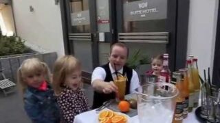 Kindercocktail des Monats: Flower Power vom Familotel Suite Hotel Binz Suite Hotel Binz, ab 194 € – 3,4 oder 7 Tage Insel Rügen / Deutschland im 4* TUI KIDS CLUB Suite Hotel Binz