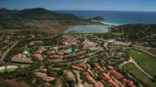 Chia Laguna Resort - Hotel Village Hotel Village, ab 677 € – 7 Tage Chia / Insel Sardinien im 4* Chia Laguna – Hotel Village inkl. Halbpension, Transfer & Flügen