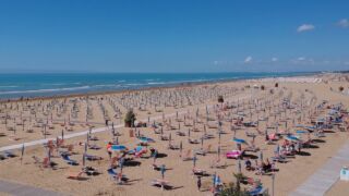 BIBIONE SPIAGGIA SRL 2019. LE NUOVE SPIAGGE – THE NEW BEACHES Hotel Bellevue, ab 80 € – 2,3 oder 7 Tage Bibione / italienische Adriaküste im 4* Hotel Bellevue