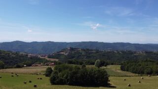 Prunetto, Alta Langa, Piedmont - ITALY | Drone view Casa di Langa, Neueröffnung Limone, Hotel Neueröffnung Limone 2020, ab 876 € – 4,5 oder 7 Tage Cerretto Langhe / Piemont im 4,5* Casa di Langa ( Neueröffnung 2021 )